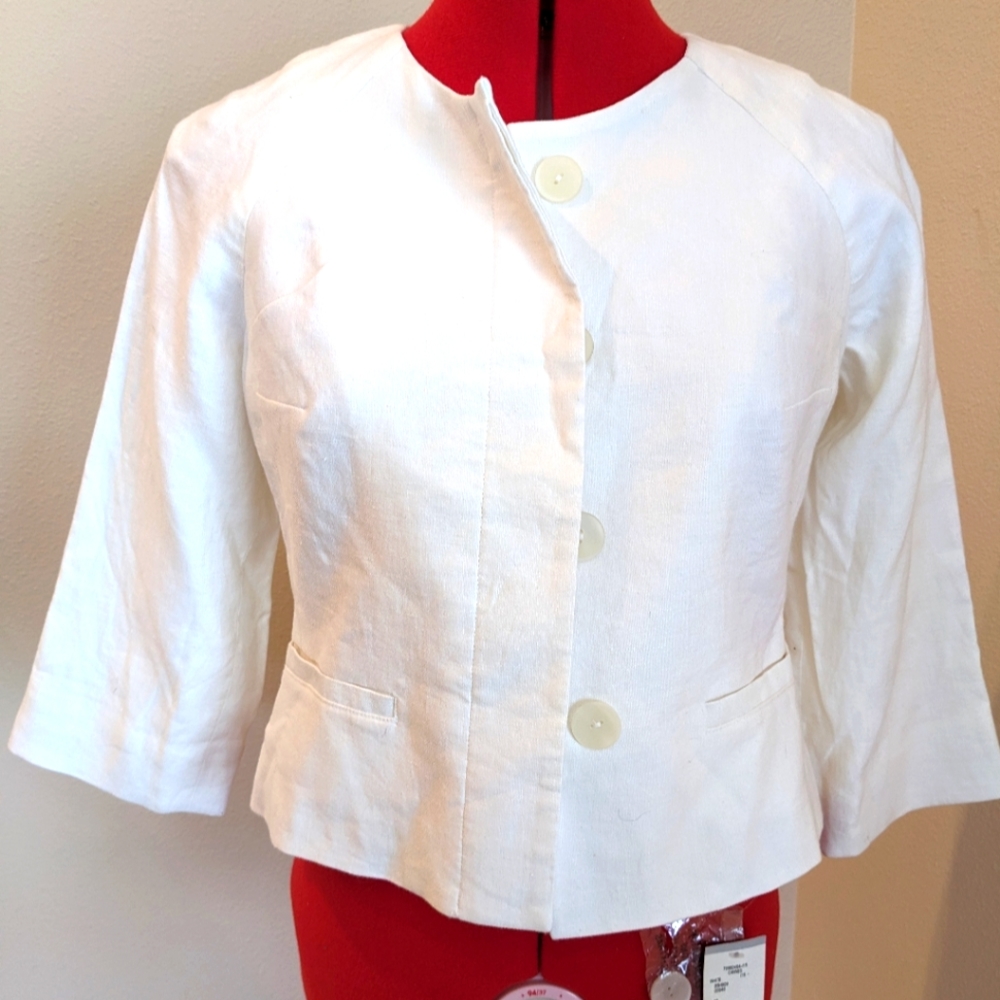 Anne Klein white linen cropped jacket